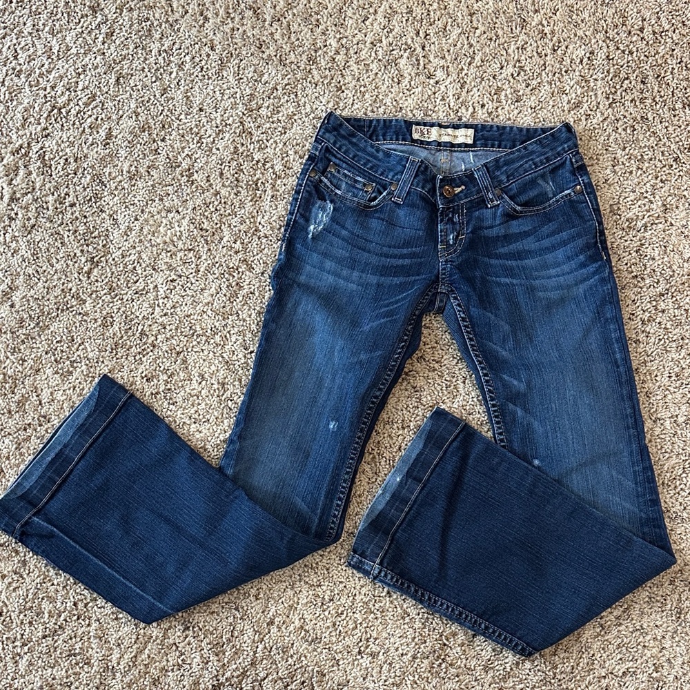 Women's Boot Cut Jeans in Dark Blue - Distressed Comfort